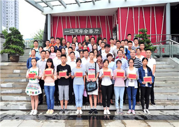 8年，800多名学生，800多个梦想，银娱优越会陕西助学圆你求学梦！