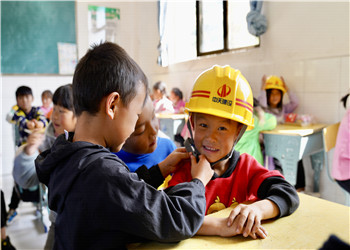 银娱优越会红，点燃乡村教育的星火！